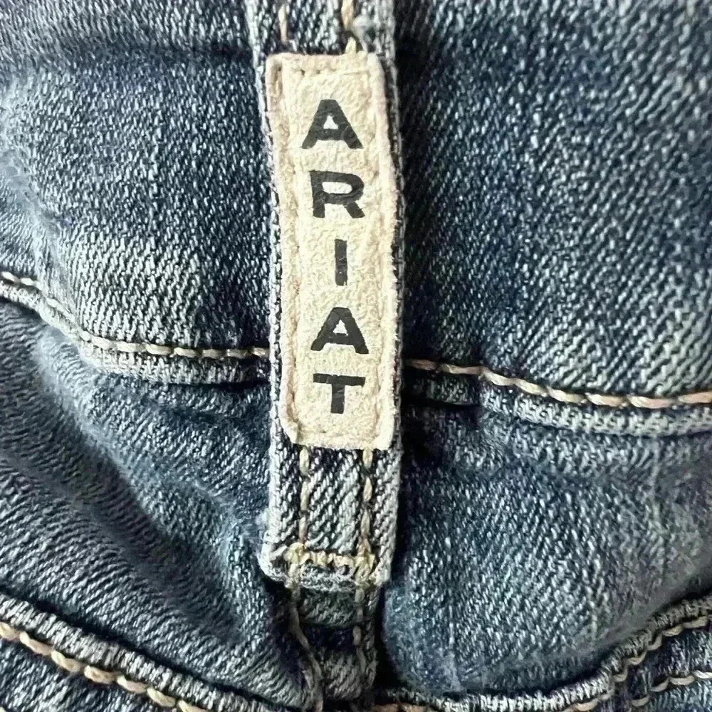 Ariat Cowgirl Distressed Jeans Womens Sz 29s Well Loved See Pics - Picture 8 of 10